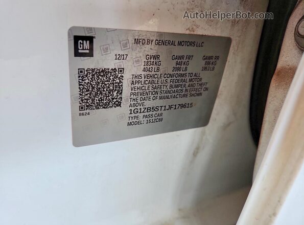 1G1ZB5ST1JF179615 2018 CHEVROLET MALIBU White Vista del compartimento del motor