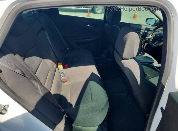 1G1ZB5ST2JF117155 2018 CHEVROLET MALIBU White Widok tylnych siedzeń