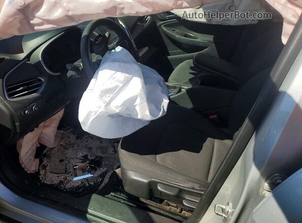 1G1ZB5ST5HF108850 2017 CHEVROLET MALIBU Серебряный Вид салона спереди