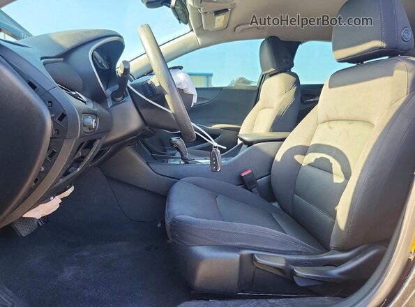1G1ZB5ST8HF277387 2017 CHEVROLET MALIBU Black Widok wnętrza z przodu