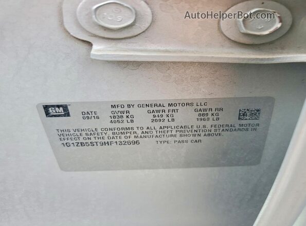 1G1ZB5ST9HF132696 2017 CHEVROLET MALIBU Silver ძრავის განყოფილების ხედი