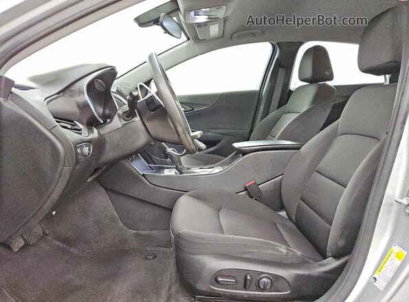 1G1ZC5ST4LF082585 2020 CHEVROLET MALIBU Серебряный Вид салона спереди