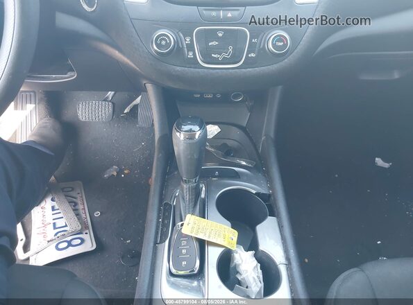 1G1ZC5ST8LF067958 2020 CHEVROLET MALIBU Silver Widok deski rozdzielczej