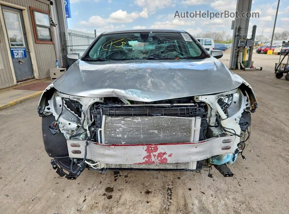 1G1ZD5ST0JF197324 2018 CHEVROLET MALIBU Silver Widok z przodu
