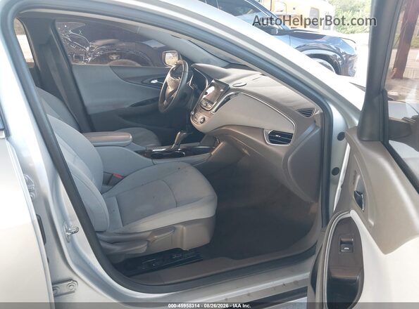 1G1ZD5ST2JF110135 2018 CHEVROLET MALIBU Серебряный Вид салона спереди