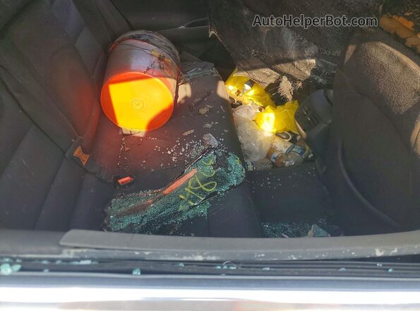 1G1ZD5ST2KF118043 2019 CHEVROLET MALIBU Пожар Вид задних сидений