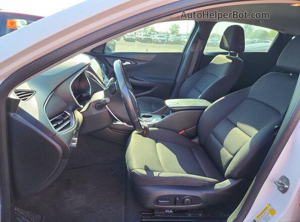 1G1ZD5ST4JF203075 2018 CHEVROLET MALIBU White Вид салону спереду