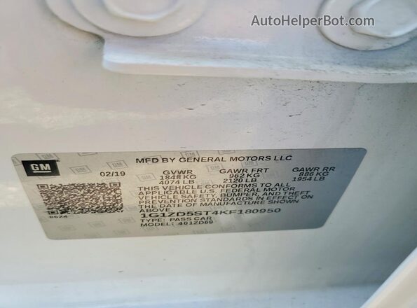 1G1ZD5ST4KF180950 2019 CHEVROLET MALIBU White Vista del compartimento del motor
