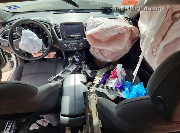 1G1ZD5ST5JF137670 2018 CHEVROLET MALIBU Белый Вид панели приборов