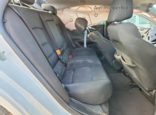 1G1ZD5ST6JF201604 2018 CHEVROLET MALIBU White Vista de los asientos traseros