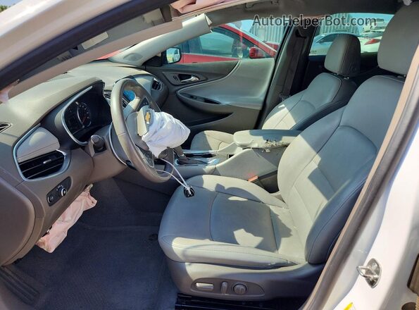1G1ZD5ST6JF242573 2018 CHEVROLET MALIBU Белый Вид салона спереди