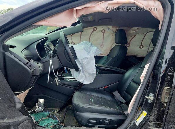 1G1ZD5ST8LF148410 2020 CHEVROLET MALIBU Black Widok wnętrza z przodu