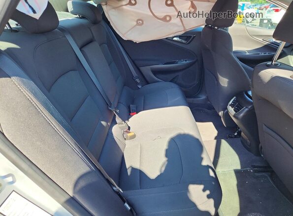 1G1ZE5ST2HF209786 2017 CHEVROLET MALIBU Silver Widok tylnych siedzeń