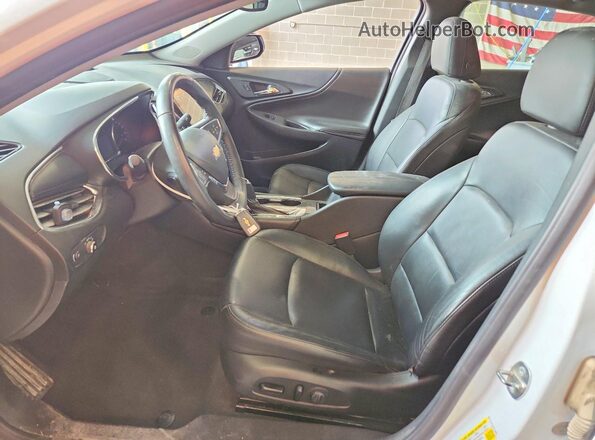 1G1ZE5ST4HF138901 2017 CHEVROLET MALIBU White Вид салону спереду
