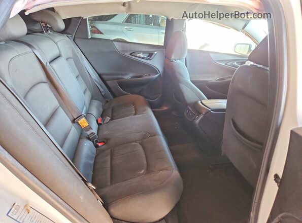 1G1ZE5ST7HF113362 2017 CHEVROLET MALIBU White Widok tylnych siedzeń