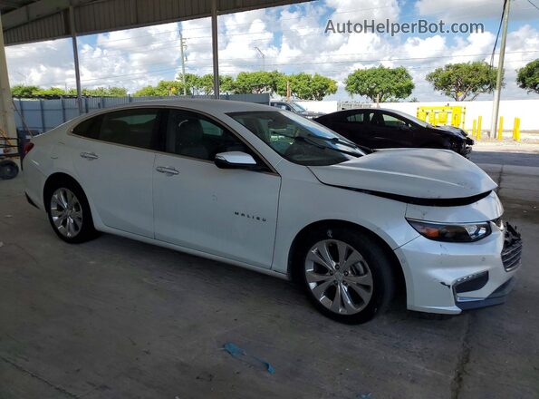 1G1ZH5SX7HF271016 2017 CHEVROLET MALIBU Белый Передняя правая четверть