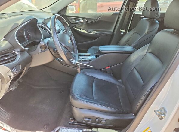 1G1ZJ5SU8GF303013 2016 CHEVROLET MALIBU White Front interior view