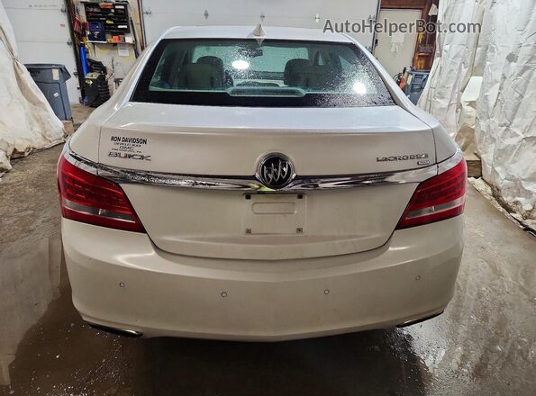 1G4GC5G38GF153652 2016 BUICK LACROSSE White უკანა ხედი