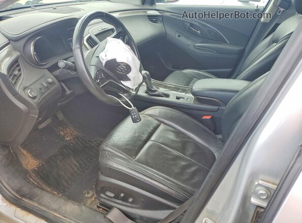 1G4GD5G36GF157809 2016 BUICK LACROSSE Silver Widok wnętrza z przodu