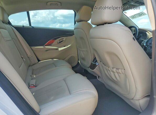 1G4GD5G37GF208945 2016 BUICK LACROSSE White Vista de los asientos traseros