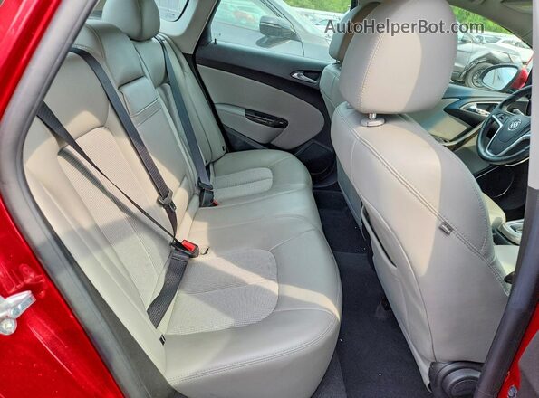 1G4PP5SK3G4132495 2016 BUICK VERANO Red Հետևի նստատեղերի տեսք