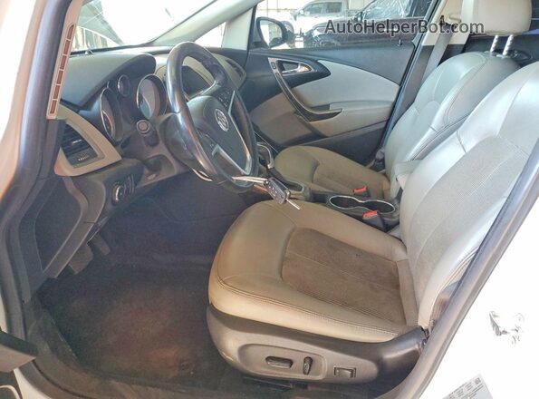 1G4PR5SK8H4122007 2017 BUICK VERANO White Вид салону спереду