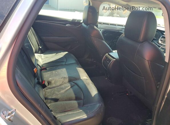 1G4ZP5SS1HU170673 2017 BUICK LACROSSE Silver Vista de los asientos traseros