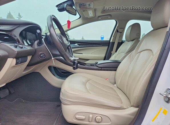 1G4ZP5SS6KU129009 2019 BUICK LACROSSE White Widok wnętrza z przodu