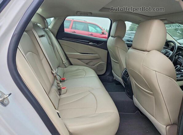 1G4ZP5SS6KU129009 2019 BUICK LACROSSE White Widok tylnych siedzeń