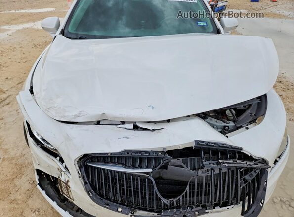 1G4ZP5SZ9JU134099 2018 BUICK LACROSSE White Widok wnętrza z tyłu