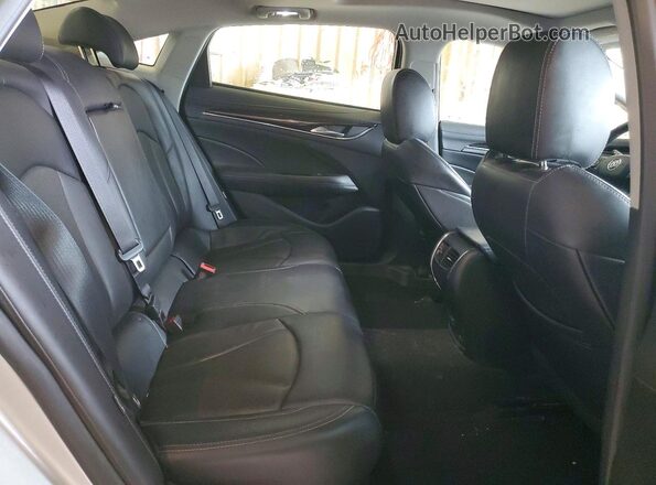 1G4ZR5SS7JU122319 2018 BUICK LACROSSE Silver Rear seats view