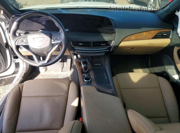 1G6DS5RW8S0102992 2025 CADILLAC CT5 White Vista del salpicadero