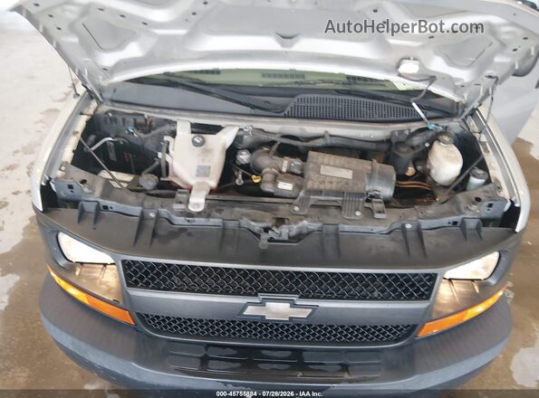 1GAWGEFF2H1265287 2017 CHEVROLET EXPRESS Silver უკანა ხედი