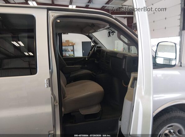 1GAWGEFF2H1265287 2017 CHEVROLET EXPRESS Silver წინა სალონის ხედი