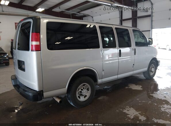 1GAWGEFF2H1265287 2017 CHEVROLET EXPRESS Silver უკანა მარჯვენა