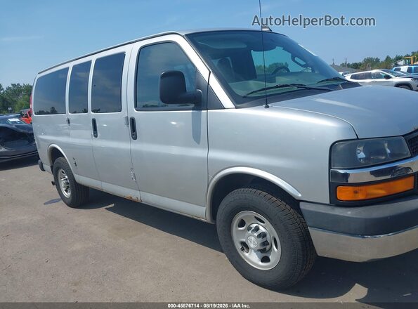 1GAWGEFF8G1191906 2016 CHEVROLET EXPRESS Silver უკანა სალონის ხედი