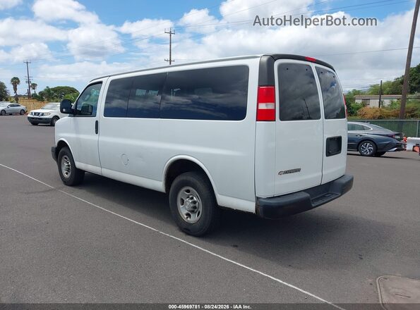 1GAWGEFFXH1302750 2017 CHEVROLET EXPRESS White Tył lewy