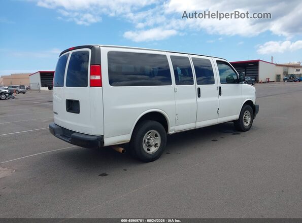 1GAWGEFFXH1302750 2017 CHEVROLET EXPRESS White Tył prawy