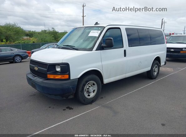1GAWGEFFXH1302750 2017 CHEVROLET EXPRESS White Przód lewy