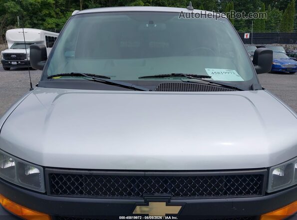 1GAWGEFG1K1280024 2019 CHEVROLET EXPRESS Silver Rear interior view