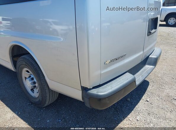 1GAWGEFG1K1287880 2019 CHEVROLET EXPRESS Silver Rear interior view