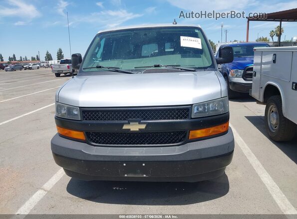 1GAWGEFG1K1287913 2019 CHEVROLET EXPRESS Silver 360 interior view