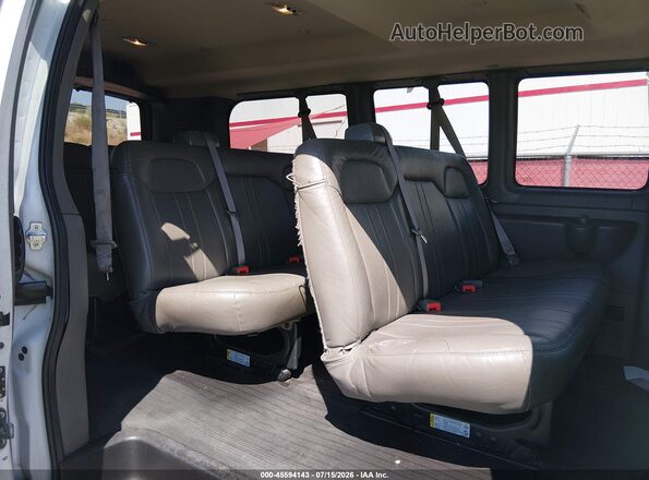 1GAWGEFG2J1300425 2018 CHEVROLET EXPRESS White VIN sticker view