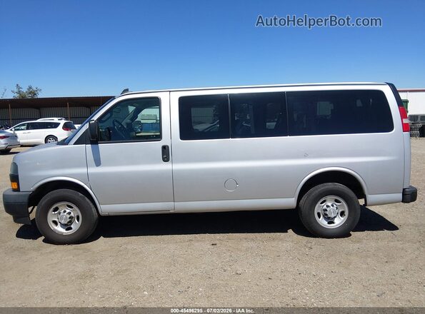 1GAWGEFG6K1287258 2019 CHEVROLET EXPRESS Silver 360 interior view