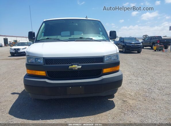 1GAWGEFG7K1282361 2019 CHEVROLET EXPRESS White Widok wnętrza z tyłu