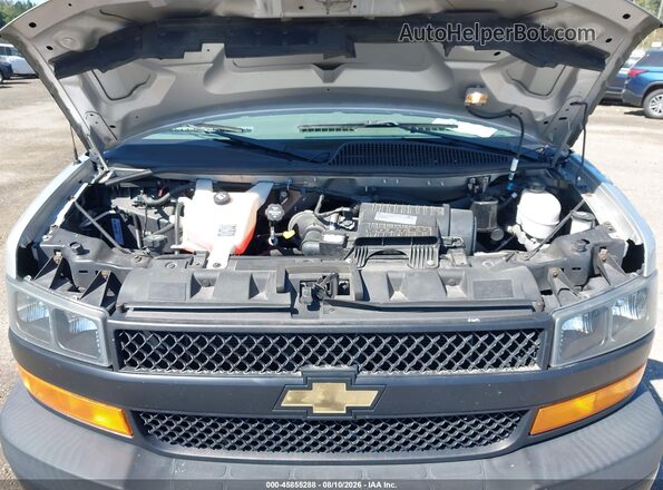 1GAWGEFG8K1282224 2019 CHEVROLET EXPRESS Silver Հետևի տեսք
