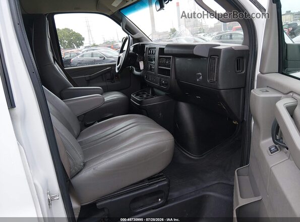 1GAWGEFG8K1334080 2019 CHEVROLET EXPRESS White Սալոնի դիմացի տեսք