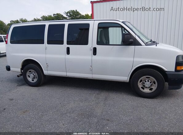 1GAWGEFG9J1260666 2018 CHEVROLET EXPRESS Белый Панорамный вид салона 360°