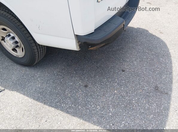 1GAWGEFG9J1260666 2018 CHEVROLET EXPRESS Белый Вид щитка приборов