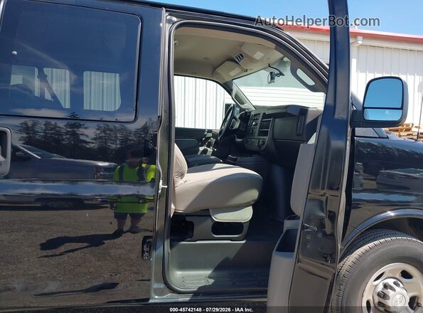 1GAWGEFGXJ1288878 2018 CHEVROLET EXPRESS Black Widok wnętrza z przodu